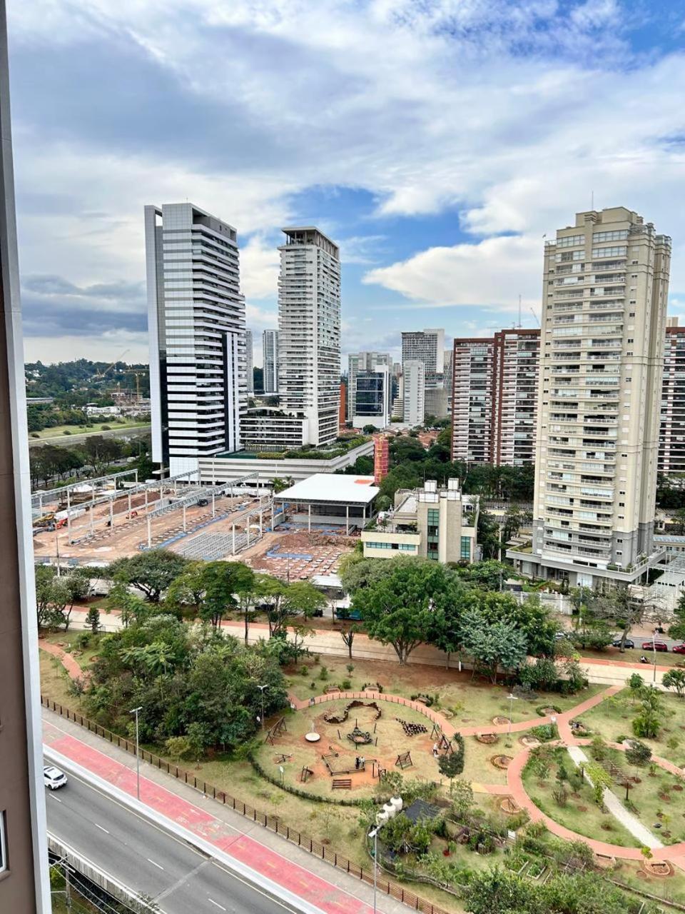 Em Santo Amaro Ao Lado Da Estacao Joao Dias Sao Paulo